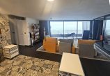 Urbanes Wohnen im 2021 sanierten Apartment in 18. Etage mit unverbautem Meeresblick in 1. Reihe und Badebucht! Alicante/Spanien - Bild
