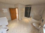 Pfeilerfreie Lagerhalle für 4,85 €/m² mit 2 Rolltoren & Freifläche + Wohn-/Bürogebäude mögl. - Bild
