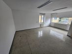 Pfeilerfreie Lagerhalle für 4,85 €/m² mit 2 Rolltoren & Freifläche + Wohn-/Bürogebäude mögl. - Büro