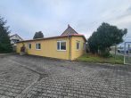 Pfeilerfreie Lagerhalle für 4,85 €/m² mit 2 Rolltoren & Freifläche + Wohn-/Bürogebäude mögl. - Wohn-/Bürogebäude