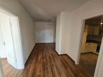 Helle, renov. 2-Raum im 4.OG im beliebten Waldstraßenviertel, inkl. EBK, Bad m. Wanne + Dusche, Lift - Bild