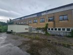 2 freist., pfeilerfreie Hallen in ruhiger Lage mit Büro-& Lagerebenen + ca. 2.500 m² Freifläche mgl. - Bild