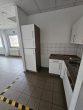 Werkstattfläche/ Warmlagerhalle auf eingezäuntem GS, 6 Rolltore, Grün- & Freilagerfläche + SP mgl. - Teeküche im EG