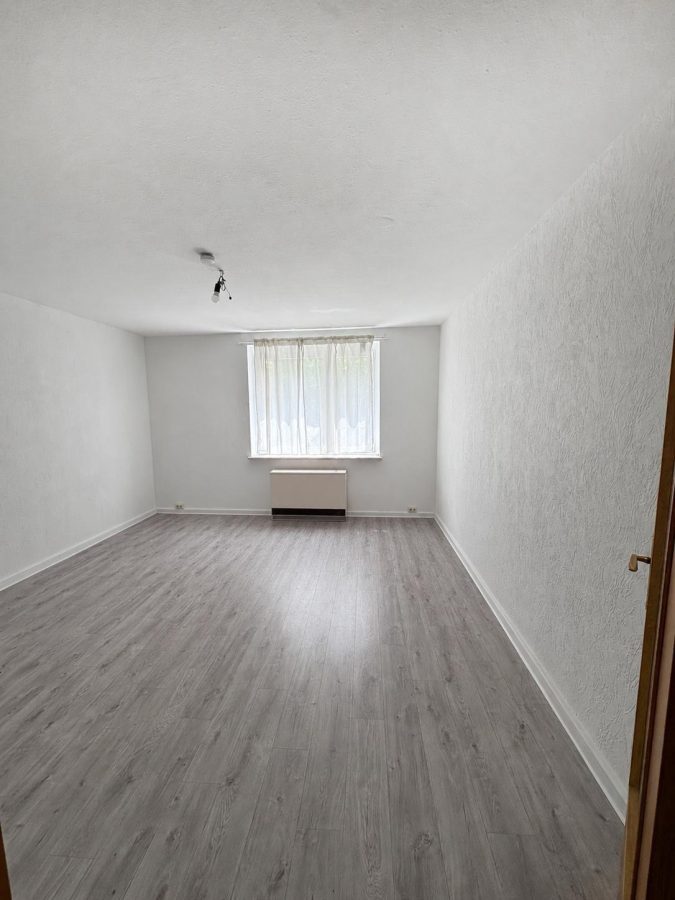 3-Raum-WE im 2.OG, grüne + ruhige Lage, Bad m. Fenster, inkl.Ebk, Einzelgarage mgl. - Foto 1