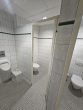 Arbeiten im Uni-Riesen - 21 Räume, barrierefreier Lift, EBK u.v.m. - Herren WC
