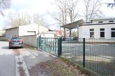 Grundstück mit Bürogebäude, Halle, Lager und 2 Monteurs-Wohnungen - Neubebauung mgl. - Bild