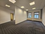Große Büroetage im EG in einem sanierten Geschäftshaus - 5 Räume, Teeküche, Lift - Bild