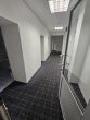 Große Büroetage im EG in einem sanierten Geschäftshaus - 5 Räume, Teeküche, Lift - Bild