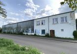 Freistehende Produktions- und Warmlagerhalle im eingezäunten Gewerbehof mit Krahnbahn, Rolltor, 2 Büros, SP mögl. - Halle Frontansicht