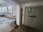 Büro- und Produktionskomplex auf großem Grundstück - Bild