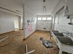 Büro- und Produktionskomplex auf großem Grundstück - Bild