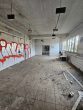 Büro- und Produktionskomplex auf großem Grundstück - Bild