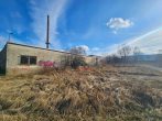 Büro- und Produktionskomplex auf großem Grundstück - Bild