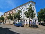 Verkaufs-/Ladenfläche im san. Altbau mit gr. Schaufensterfront, EBK, Außenjalousien, WC, Keller - Bild