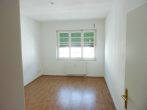 Helle 2- Raumwohnung mit Balkon in Möckern, Bad mit Badewanne + Fenster, Außenjalousie, Keller - Bild