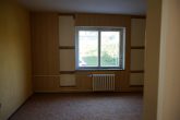 Sanierungsbedürftiges MFH mit 6 Wohneinheiten + Nebengebäude + Stellplätze - Bild