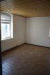 Sanierungsbedürftiges MFH mit 6 Wohneinheiten + Nebengebäude + Stellplätze - Bild