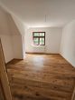 Mitte 2025 saniertes, freist. EFH mit Kamin, Terrasse, gr. Garage, Carport, Brunnen und gr. GS - Bild