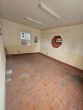 Freistehende, pfeilerfreie Kalthalle in ruhiger Lage mit Büro- und Sozialtrakt, Freifläche möglich - Bild