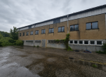Freistehende, pfeilerfreie Kalthalle in ruhiger Lage mit Büro- und Sozialtrakt, Freifläche möglich - Bild