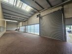 Warmlagerhalle im Gewerbegebiet Wachau, Rolltor, Sp mgl. - Bild