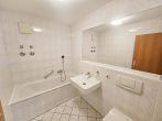 Lichtdurchflutete 1-R-ETW mit EBK, Balkon, WM, Keller, TG-SP mgl. - Bild