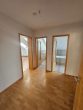 Helle DG-Wohnung mit Galerie, ca. 64 m² WZ, Kamin, Gäste-WC, gr. Balkon, Lift, SP mgl. - Masterbereich