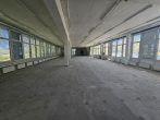 Lichtdurchflutete und imposante Gewerbefläche im Gewerbegebiet, veredelter Rohbau, SP mgl. - Bild