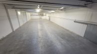 Lager- Produktions- & Bürofläche, Warmlagerhalle mit Laderampen - Bild