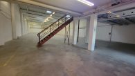 Lager- Produktions- & Bürofläche, Warmlagerhalle mit Laderampen - Bild
