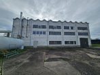 GS mit Bestand aus Hallen, Garagen, Büros, Sozialräumen u.v.m. auf ca. 3,3 ha GS, ca. 89 SP - ehem. (Heiz)Halle