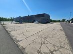 Tolle Kombi - 1 Industriehalle mit Kranbahn + 2 gr. Rolltore + 2 Warmlager + 3 Büro's + Freifläche - Bild