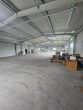 Ca. 6.102 m² GS mit 2 Warmlagerhallen mit Büro- + Sozialtrakt, gr. Rolltore, Löschteich, SP - Halle