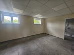 Ca. 6.102 m² GS mit 2 Warmlagerhallen mit Büro- + Sozialtrakt, gr. Rolltore, Löschteich, SP - Bild
