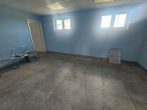 Ca. 6.102 m² GS mit 2 Warmlagerhallen mit Büro- + Sozialtrakt, gr. Rolltore, Löschteich, SP - Bild