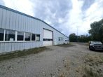 Ca. 6.102 m² GS mit 2 Warmlagerhallen mit Büro- + Sozialtrakt, gr. Rolltore, Löschteich, SP - Bild