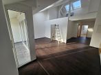 Repräsentative Büro-/Praxisfläche im DG mit Galerie, Kamin, 2 sep. WCs, gr. Balkon, Lift, SP mgl. - großer Raum