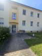 2-Raum-Whg. in ruhiger und grüner Lage in Böhlen! Bad m. Fenster, Keller, WM-/Fahrradraum, SP mgl. - Bild