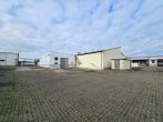 Gr. GS mit Bestand aus Hallen, Garagen, Büros, Sozialräumen (ca. 13.000 m² NF), 89 SP - große Lagerhallen mit Rolltor und Laderampe
